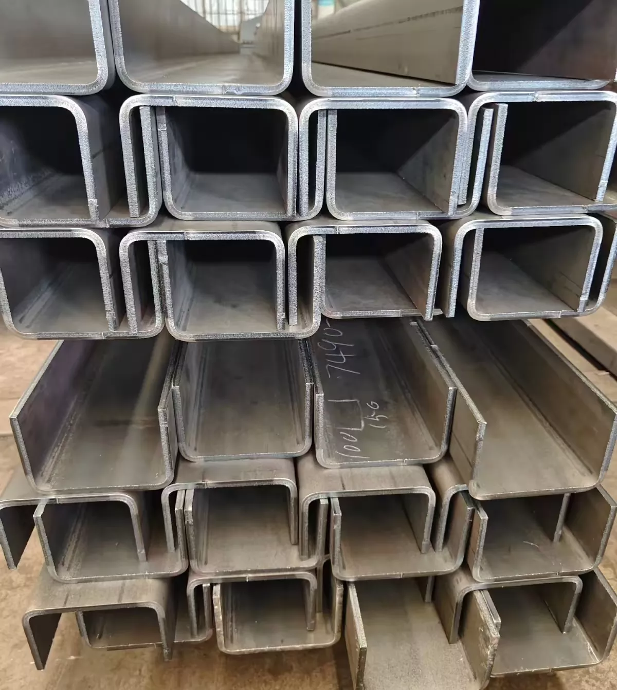 ইউ চ্যানেল স্টিল